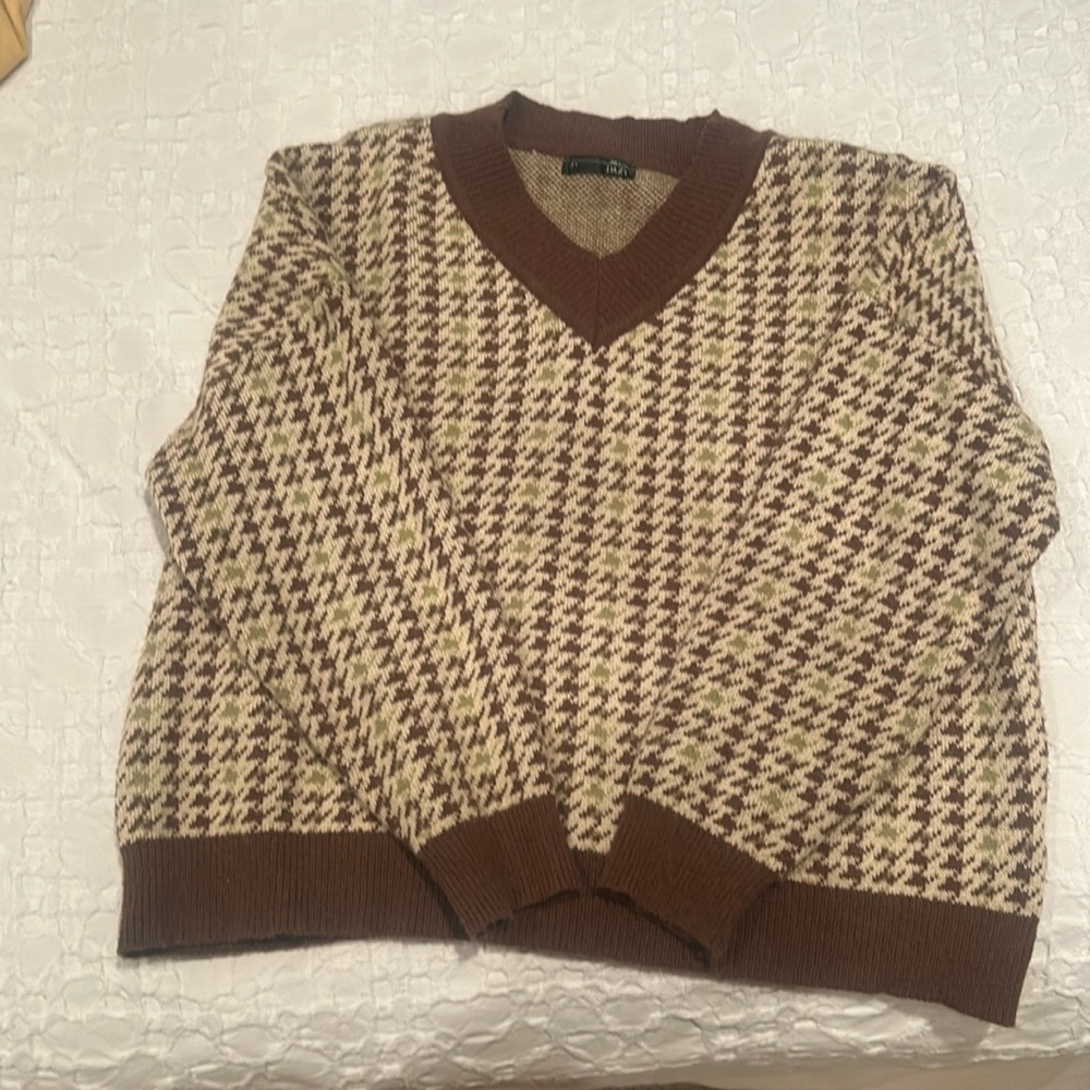 Oversized knitted sweater